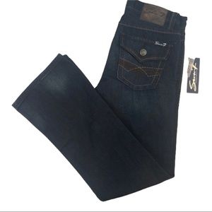 New! Never worn. Buttoned back pockets.